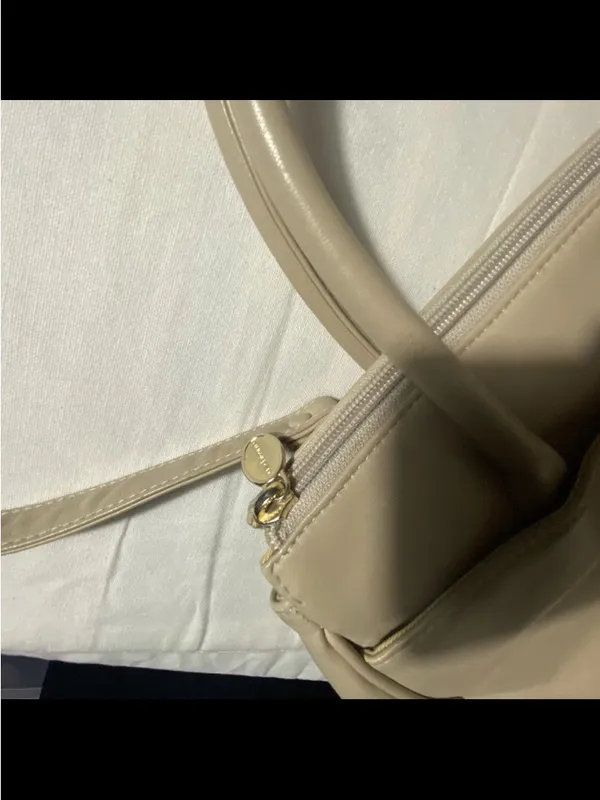 Liz Claiborne Classic Cream Leather Satchel Handbag - Image 12