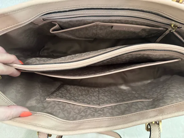 Michael Kors Large Jet Set Tote - Image 4