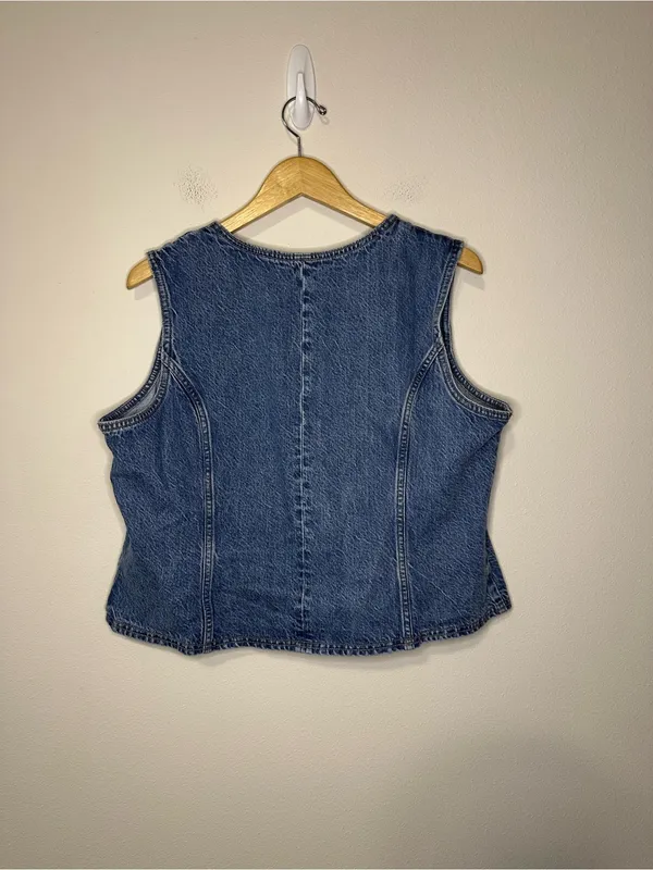 Abercrombie and Fitch denim tie front vest medium wash size XL - Image 3