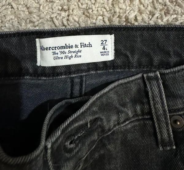 Abercrombie Ultra High Rise 90s Straight Jean - Image 3