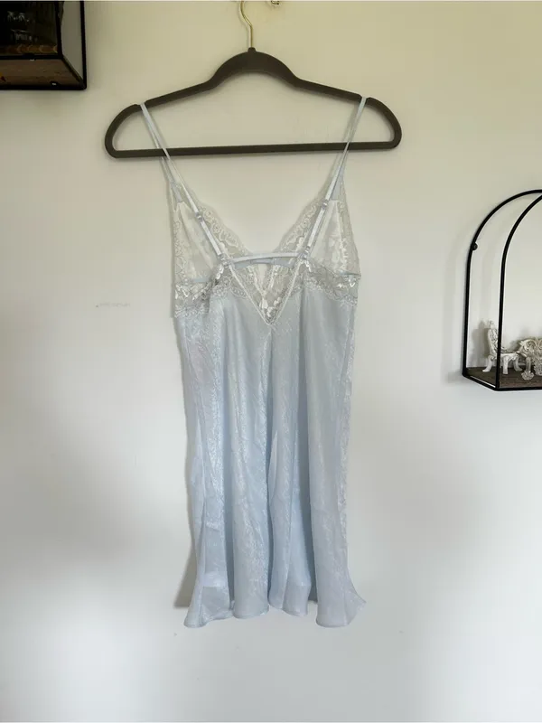Linea Donatella NWT Pale Blue Sheer Lace Satin Nightie‎ Size Small - Image 2