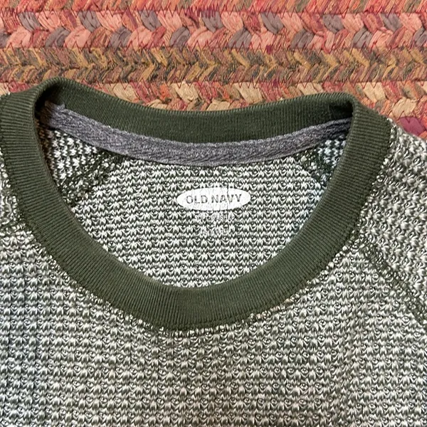 OLD NAVY GREEN SOFT WASHED SWEATER - Image 2