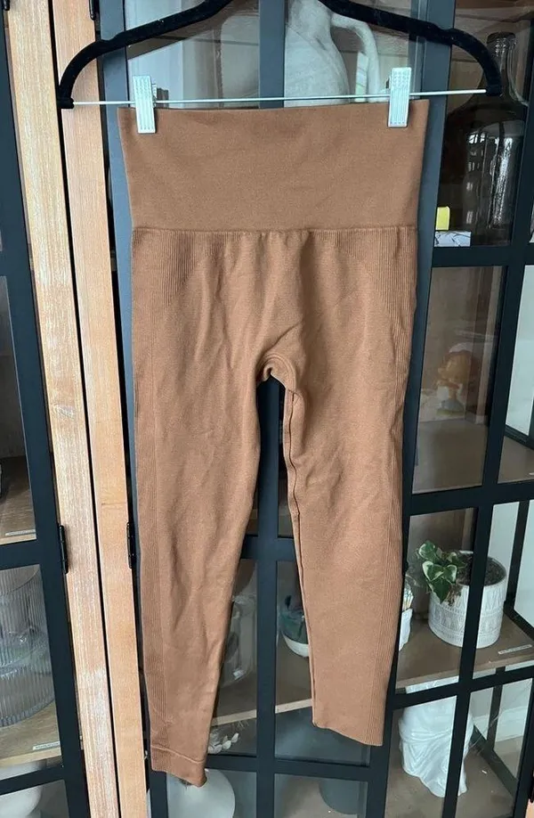 SET ACTIVE seamless ribbed leggings sportbody nude caramel dugout high rise tan - Image 5