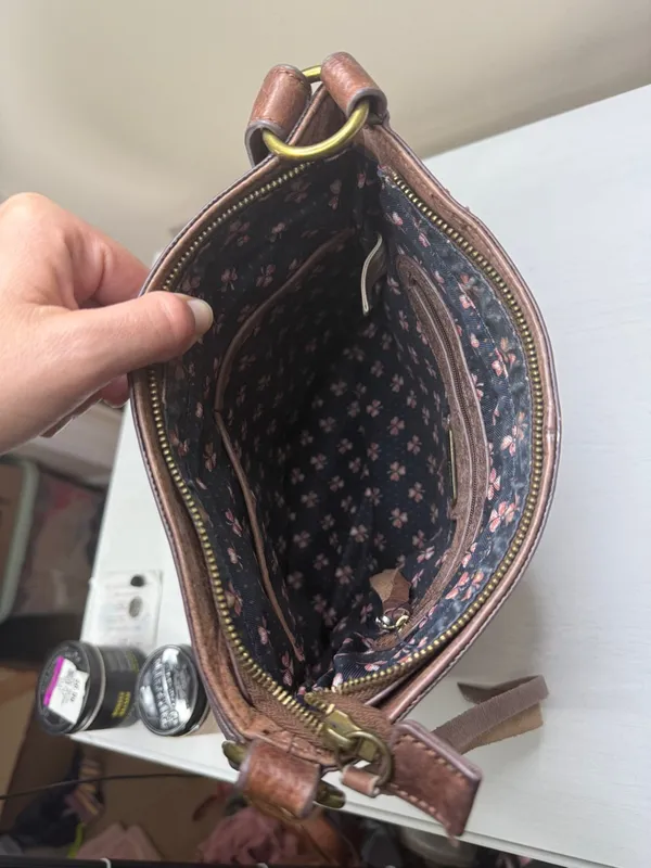 Lucky Brand Baldwin Crossbody Leather Bag - Image 7