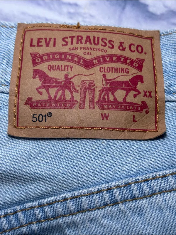 Levi's 501 Mid Thigh Shorts Women 27 Blue Denim Light Wash Button Fly Mom Jean - Image 6