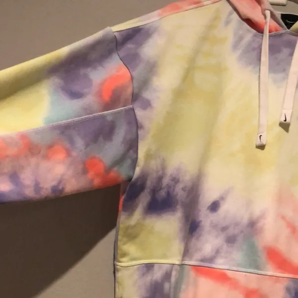 Nike Dri-FIT Get Fit Women's Tie-dye Pullover Training Hoodie, M - Image 7