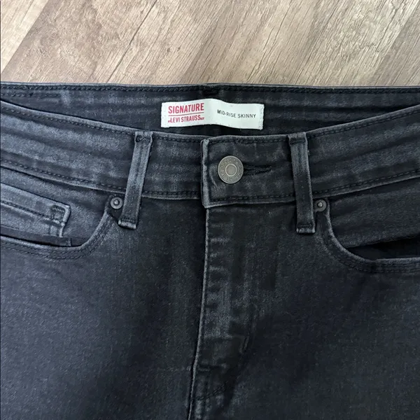 Signature‎ by Levi Strauss Women's Mid Rise Skinny Jeans, Size 4 M - Image 4