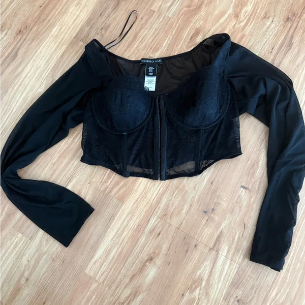Black Lace Crop Top long sleeve - Image 4