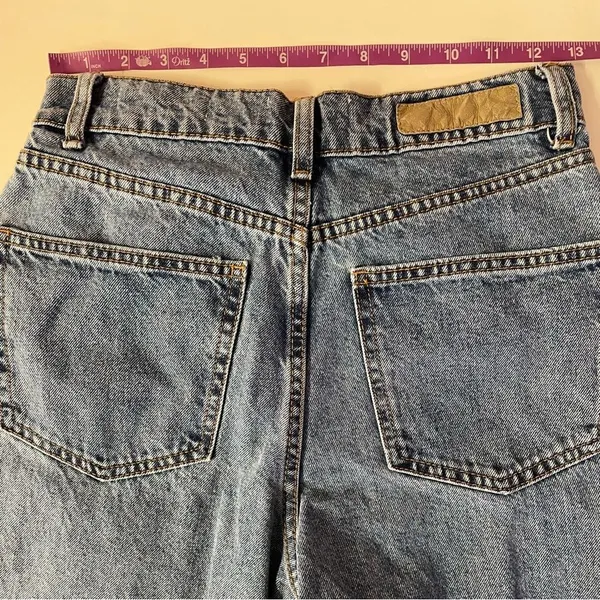Cotton On Medium Wash Blue Ripped Knee Loose Straight Jean Size 4 EUC - Image 6