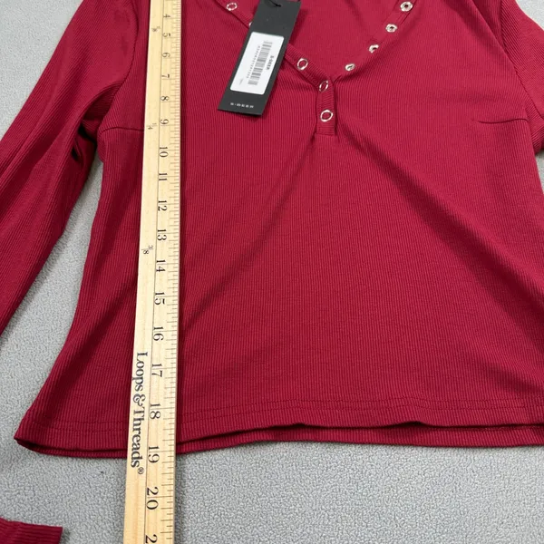 NWT S.DEER Ribbed Top Womens L Red Long Sleeve Henley Top Snap Button V Neck - Image 4