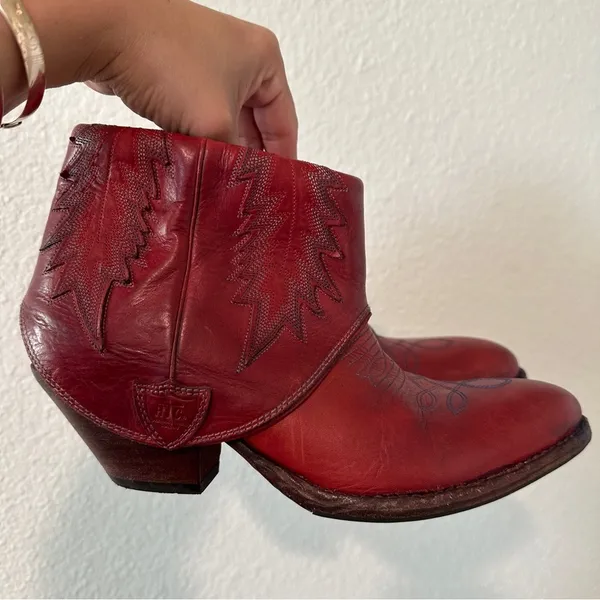 HTC Hollywood Trading Company Folded Cowboy Ankle Boots in Burgundy Sz 37 / 7 US - Image 6