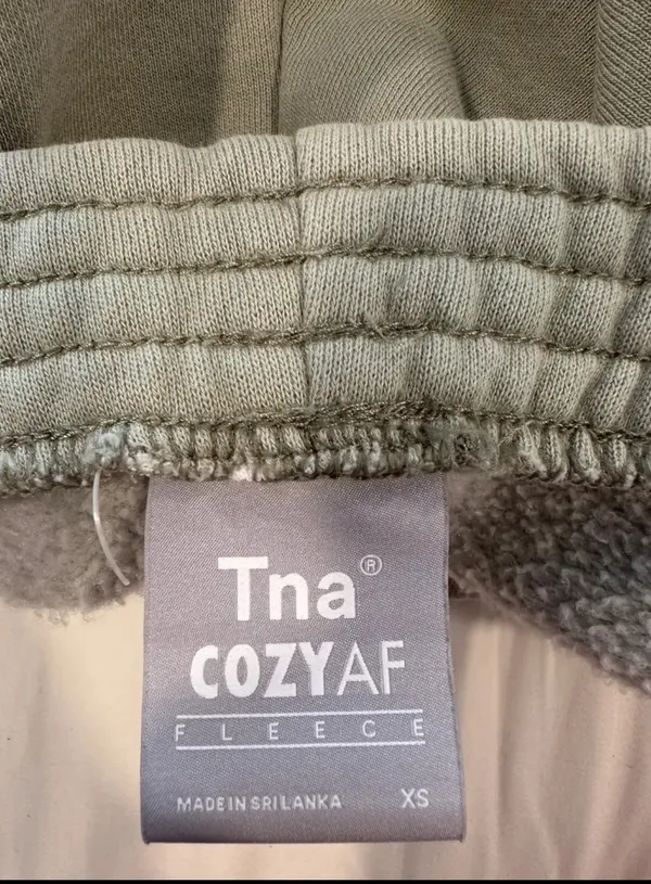 Aritzia Sweatshorts - Image 4