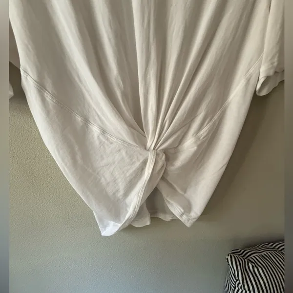 Lululemon Crescent T-Shirt White Size 0 - Image 6