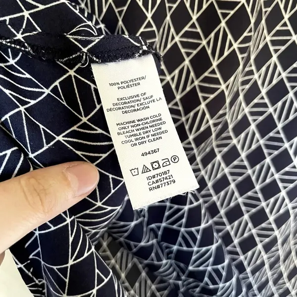 Ann Taylor flutter sleeve black white‎ geometric patterned women's size small - Image 4