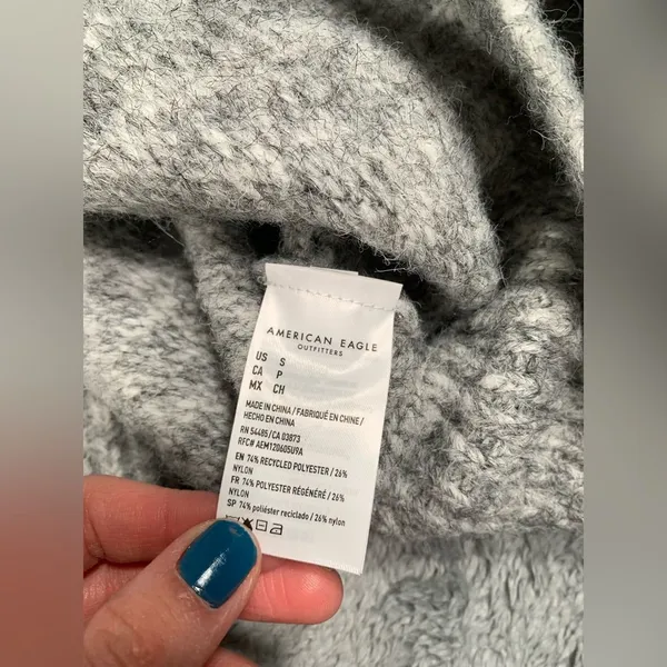 NWT American eagle Gray cropped Sweater bow small - Image 6