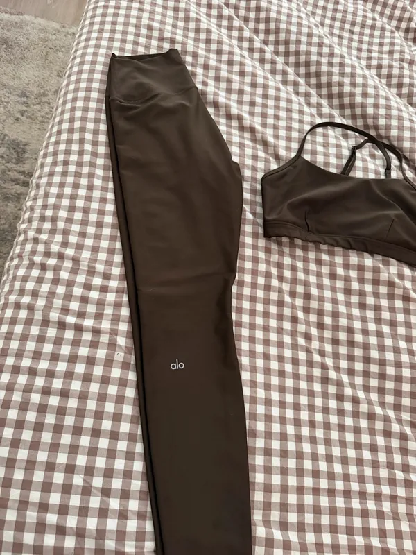 Alo Yoga Set - Image 2