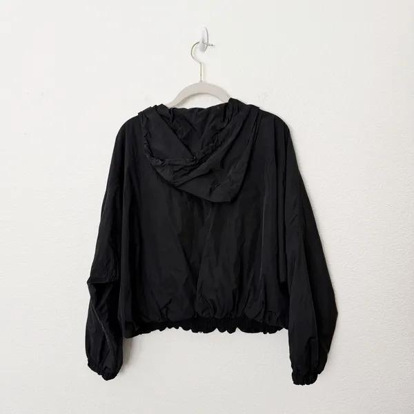 [Athleta] Black Day Drift Jacket Cropped Lightweight Windbreaker Size Medium M - Image 3