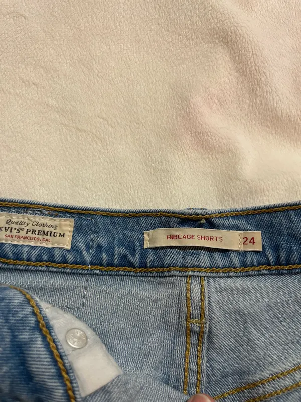 Levi’s Ribcage Shorts Denim - Image 4