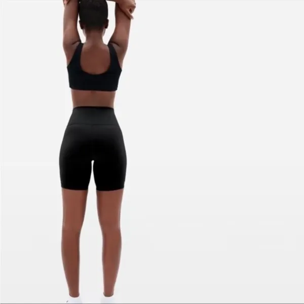 NWT Everlane the perform bike‎ short small - Image 2