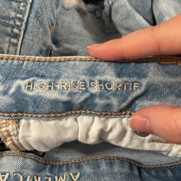 American Eagle light wash distressed High-rise Jean Shorties denim shorts size 0 - Image 9