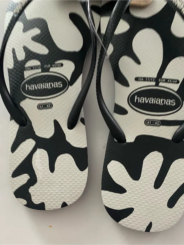 NWT Havaianas Women’s Slim Coral Slip on Black & White Flip Flops - Image 5