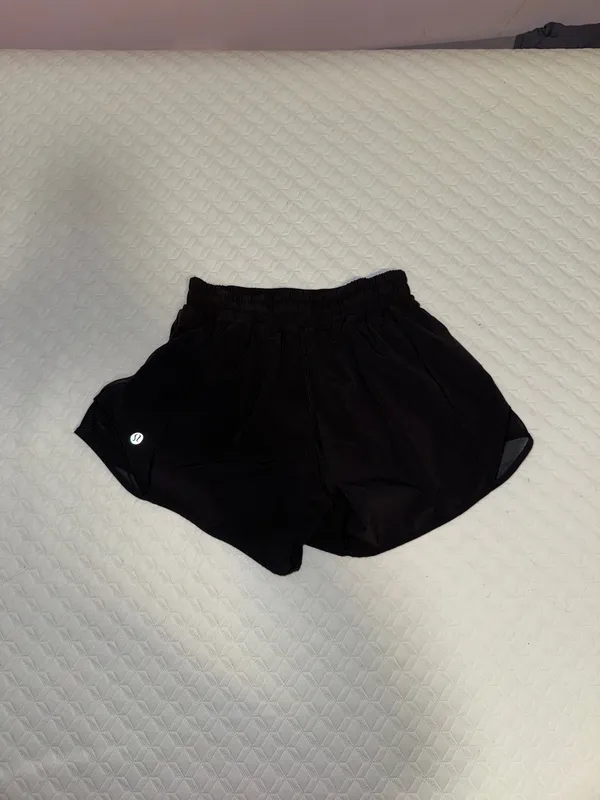 Lululemon Shorts Hotty Hot - Image 2
