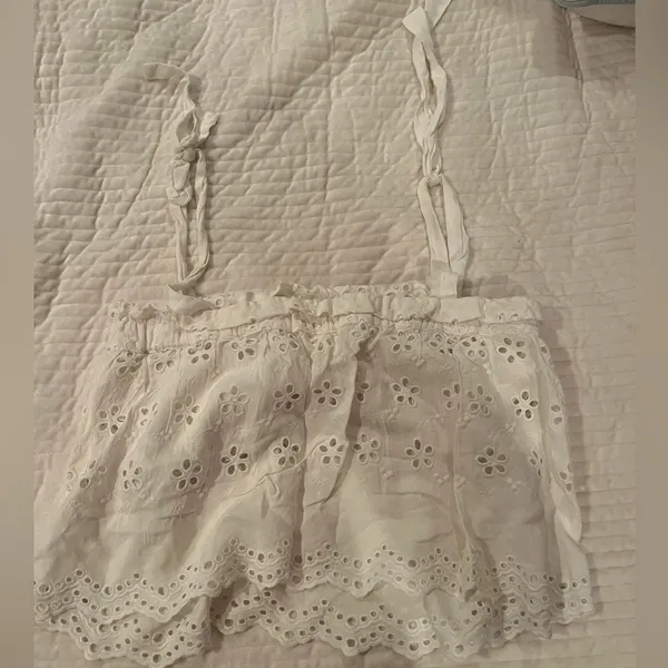 Levi’s white top - Image 2