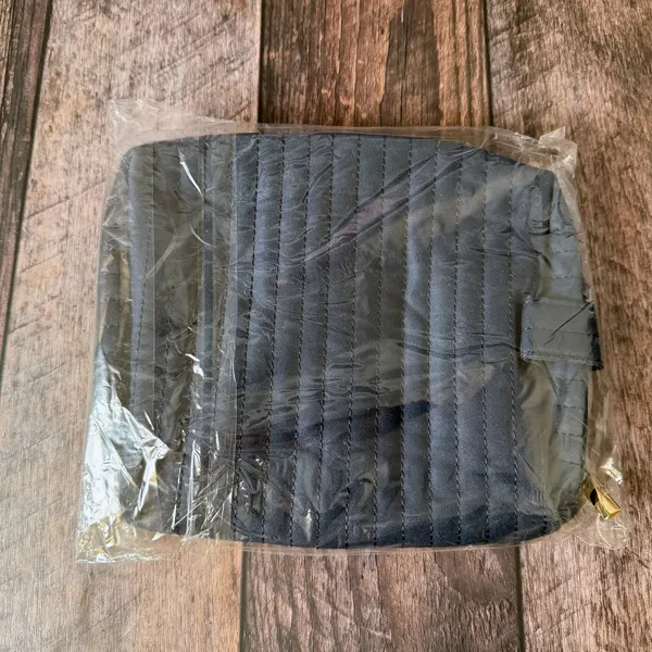 ROC Skincare Zipper Makeup Bag Dark Blue Quilted Fabric Cosmetic Pouch - Image 6