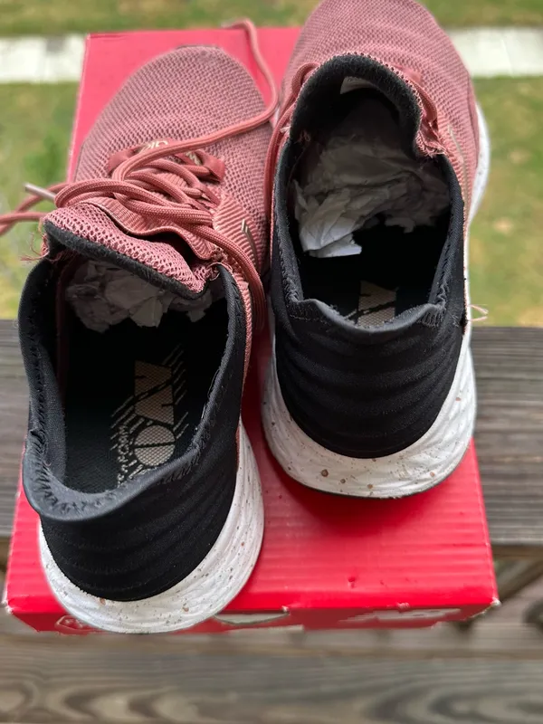 New Balance Women's Sneakers in Dusty Rose with Black Heel - Image 8