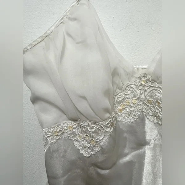 Victoria’s Secret Vintage Gold Label Teddy Ivory Lace Sequins Bodysuit Fairy - Image 6