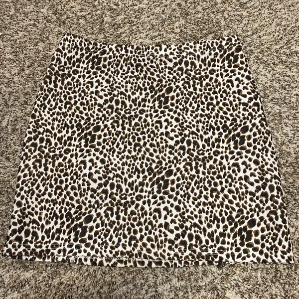 SheIn Leopard Print Skirt - Image 2
