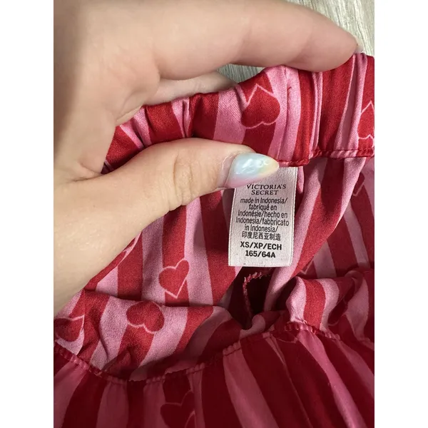 Victoria's Secret Pajama Set Womens XS Pink Heart Stripe Satin Shorts - Image 5