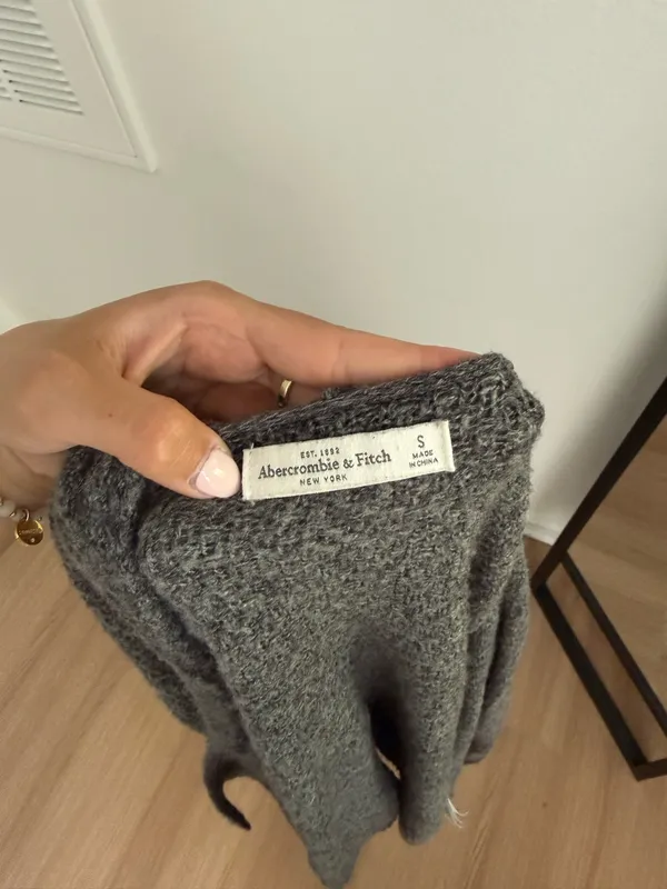 Abercrombie Summer Cardigan Sweater - Image 3