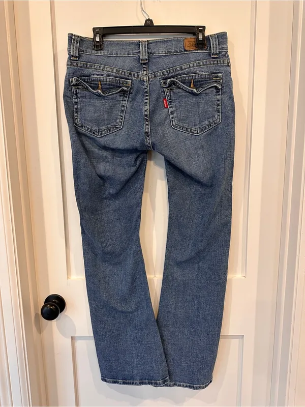 Levi's Women's low rise 542 flare Medium Blue Jeans - Image 2