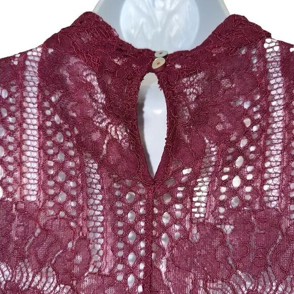 ANTHROPOLOGIE Wine Crochet and Lace Peplum‎ Hem Blouse NWOT Size XS - Image 7