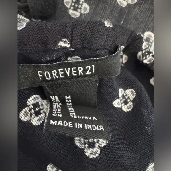 Forever 21 Black Pom Pom Trim Crop Top‎ | Size Medium - Image 5