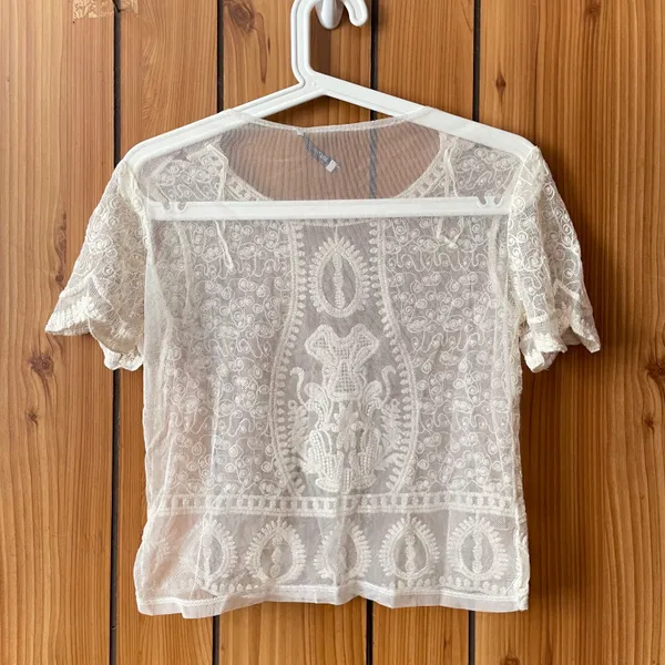 Cream White Crochet Mesh Scalloped Short Sleeve Crop Boxy Overlay T-Shirt - Image 2