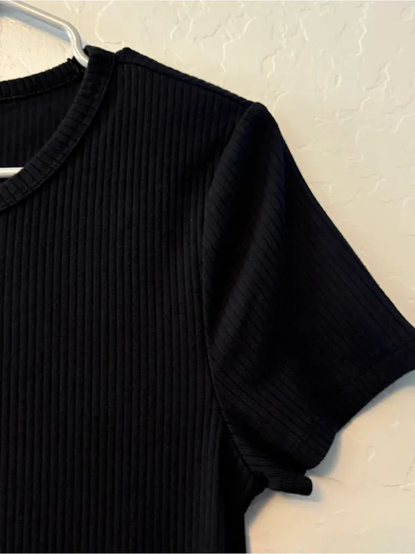 Gap black short sleeve rib tee size medium tall - Image 11