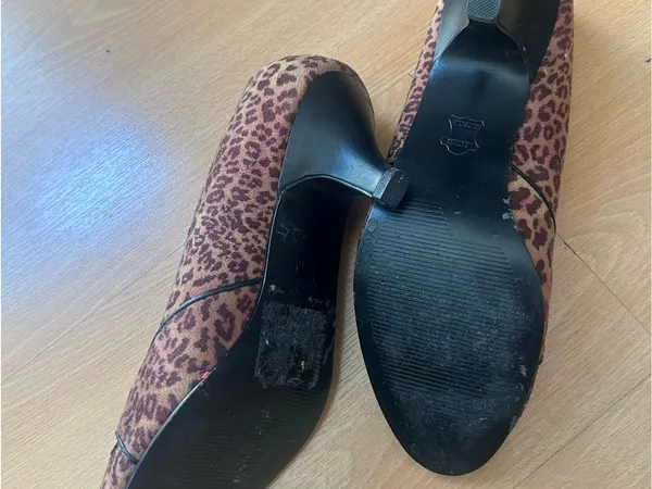 Leopard Heels 8.5 Peep-Toe Leopard print mid Heel in Brown & Black by lmpo - Image 10