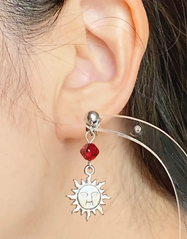 Handmade stainless steel sun face & Czech glass beads boho retro vintage style dangle earrings☀️ - Image 4