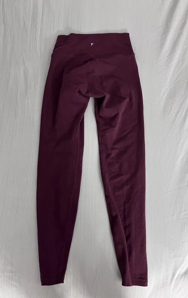 Old Navy Burgundy Balance Leggings - Image 3