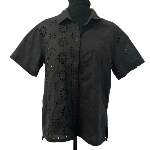 American Eagle Outfitters Black Eyelet Button Down Top(Size XS) - Image 5