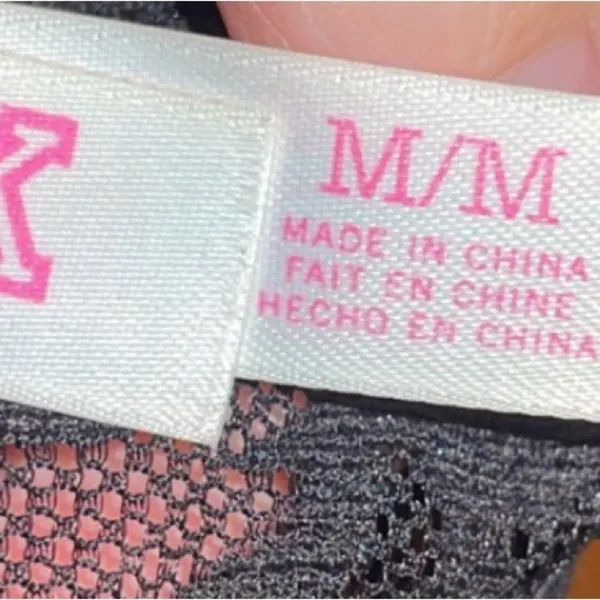 PINK vs Bra - Image 3