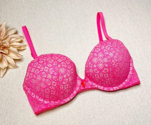 Victoria’s Secret Pink Lace Push Up Padded Bra Dream Angels Series 32C - Image 4