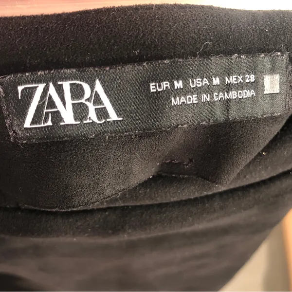 Zara Black Faux Suede Shorts Skort Tortoiseshell Buckle Side Zip Womens Medium - Image 10