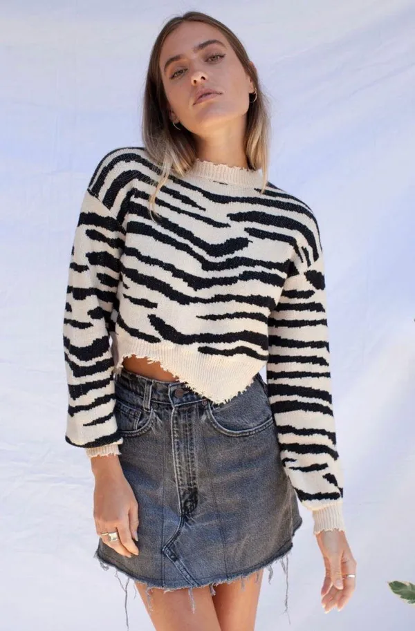GORGEOUS ISABELLE’S CABINET SWEATER SIZE SMALL!!! never worn perfect condition - Image 4