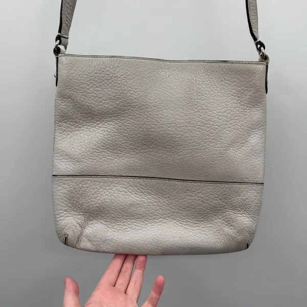 Kate Spade‎ Bag Bay Street Cora Pebbled Leather Beige Gray Crossbody - Image 10