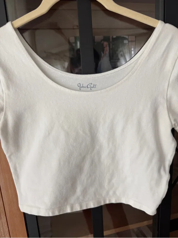 Brandy Melville cropped top tee scoop neck short sleeve john galt - Image 7
