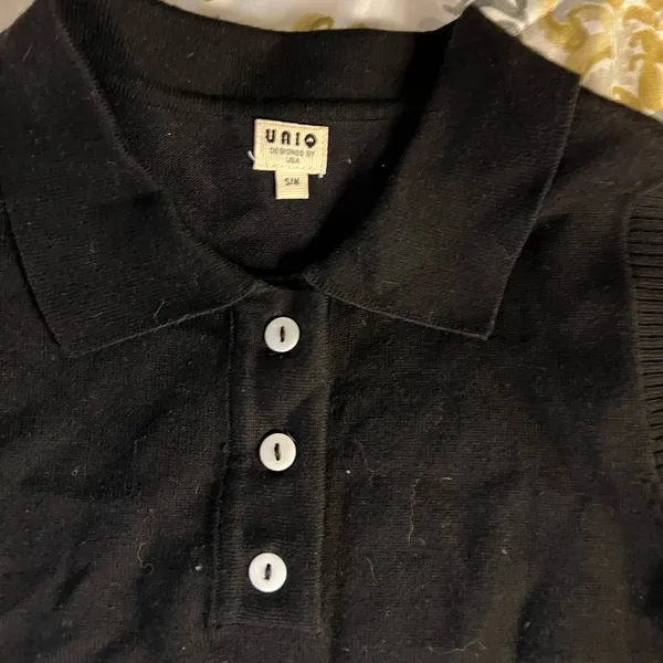 Uniqlo SM black cotton button up sleeve less top - Image 3