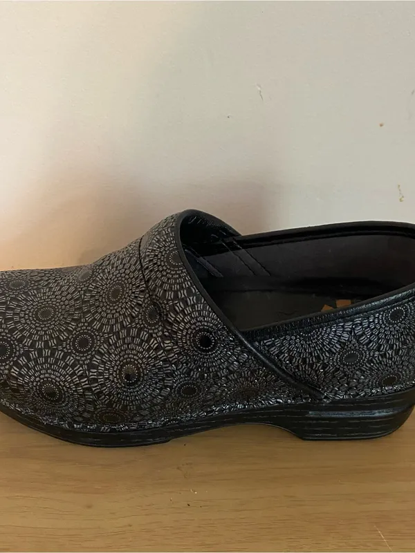 Dansko Professional Women's Black Geometric Leather Slip-On Clogs EU size 38 - Image 5